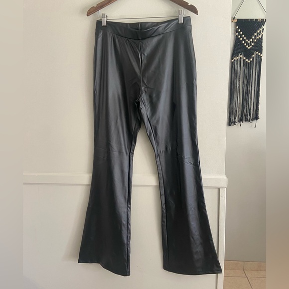 🌸 Wet Seal 🌸 faux leather flare pants - Picture 5 of 11
